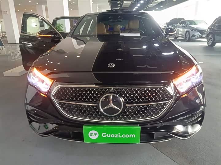 Фото 3 - Mercedes-Benz E-Class