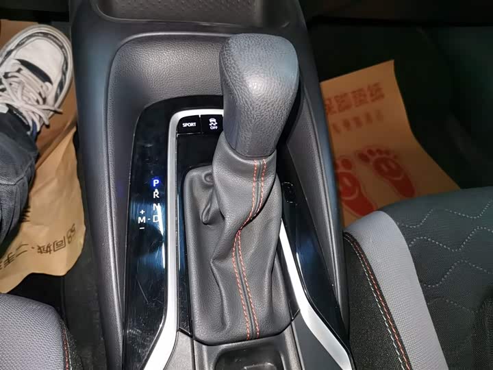 Фото 14 - Toyota Corolla