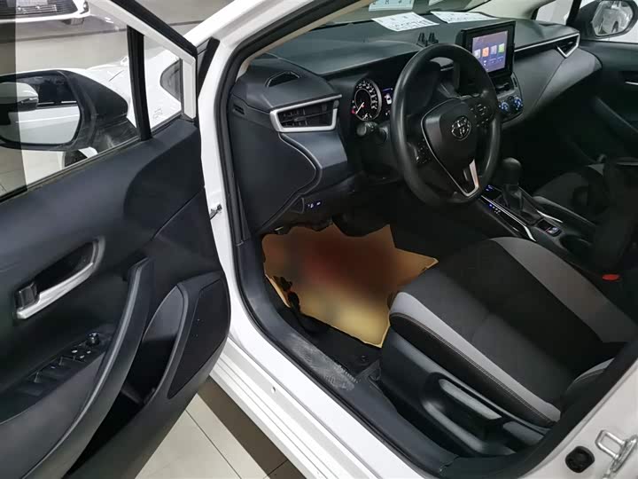 Фото 16 - Toyota Corolla