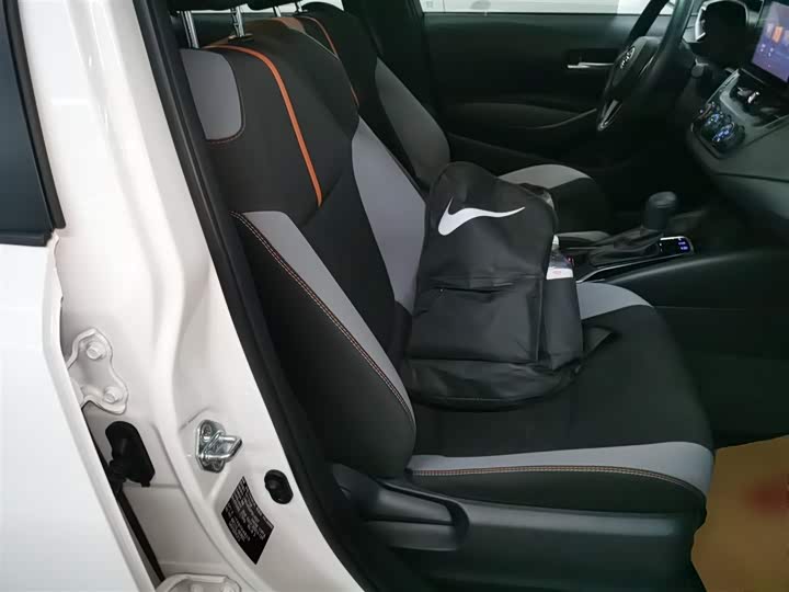 Фото 25 - Toyota Corolla