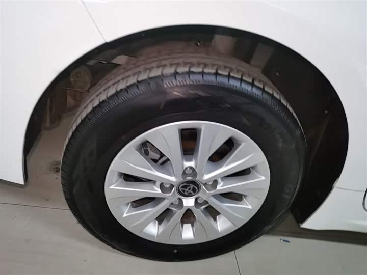 Фото 26 - Toyota Corolla