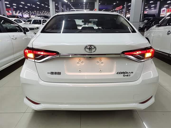 Фото 6 - Toyota Corolla