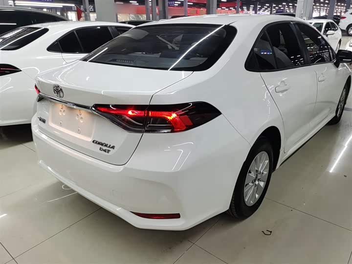 Фото 7 - Toyota Corolla