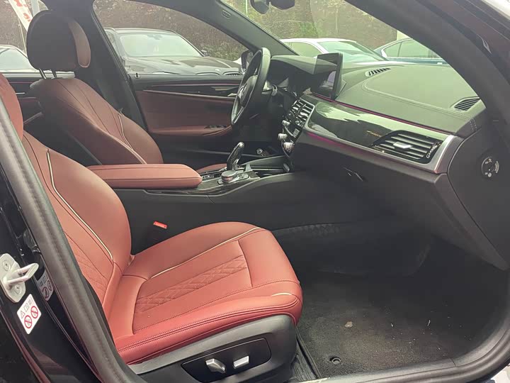 Фото 11 - BMW 5 Series