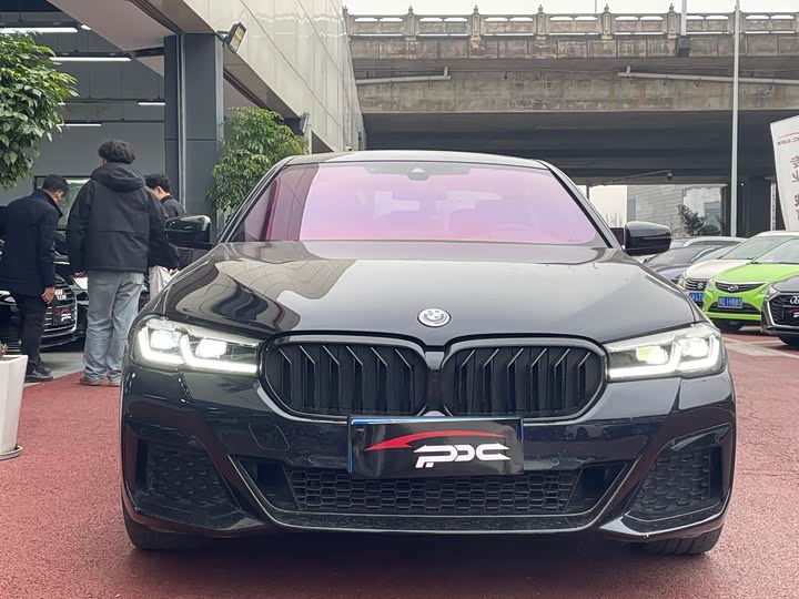 Фото 3 - BMW 5 Series