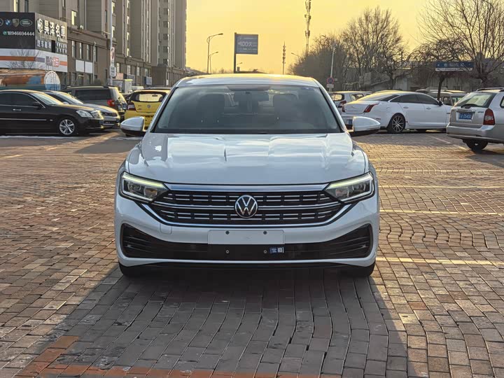 Фото 2 - Volkswagen Sagitar L