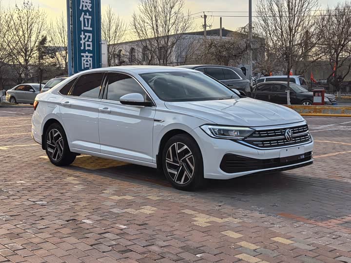 Фото 3 - Volkswagen Sagitar L