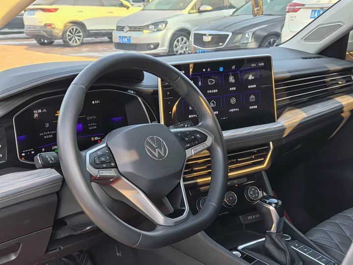 Фото 4 - Volkswagen Sagitar L