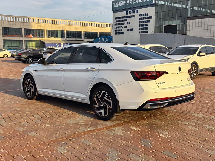 Фото 7 - Volkswagen Sagitar L