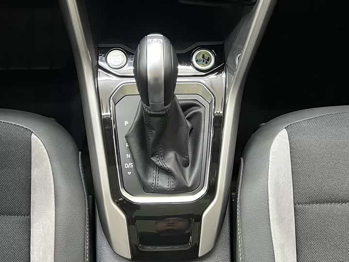 Фото 11 - Volkswagen T-Roc