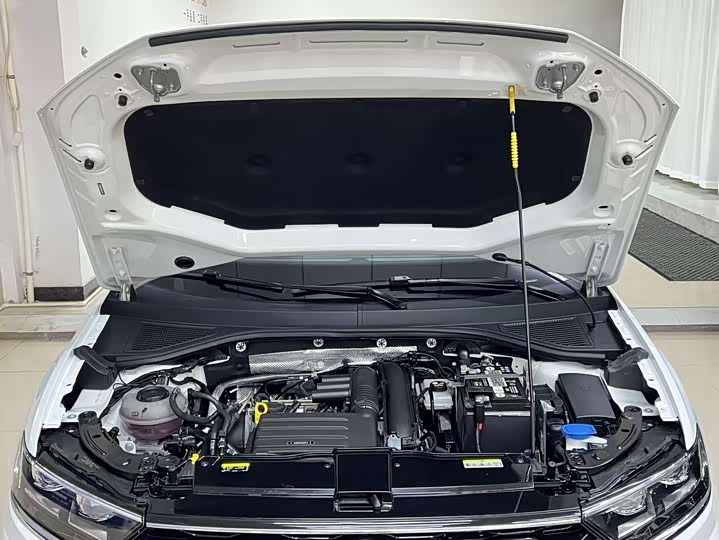 Фото 19 - Volkswagen T-Roc