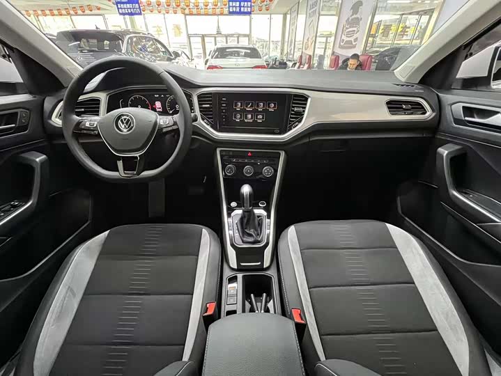 Фото 8 - Volkswagen T-Roc