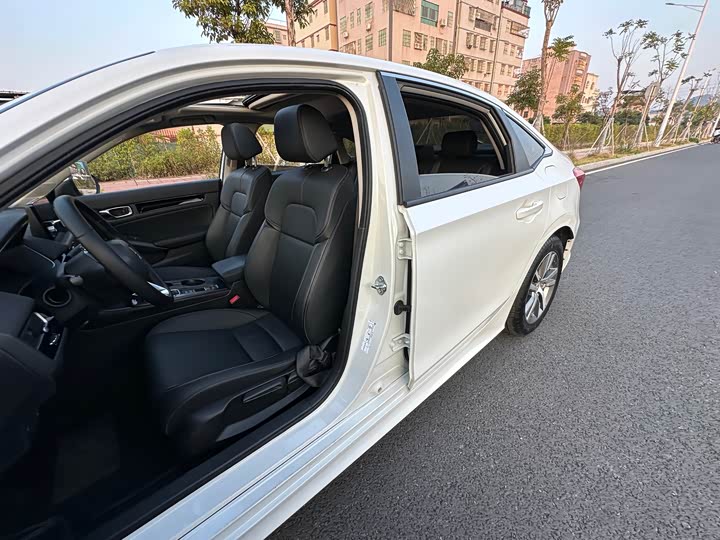 Фото 10 - Honda Civic