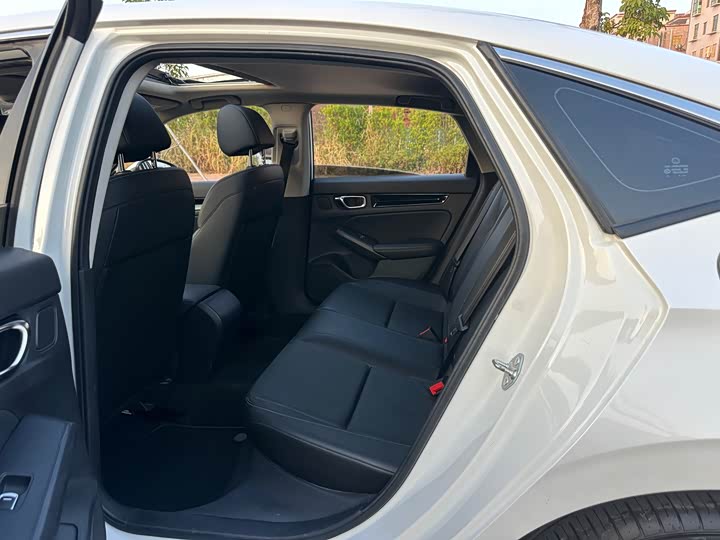 Фото 8 - Honda Civic