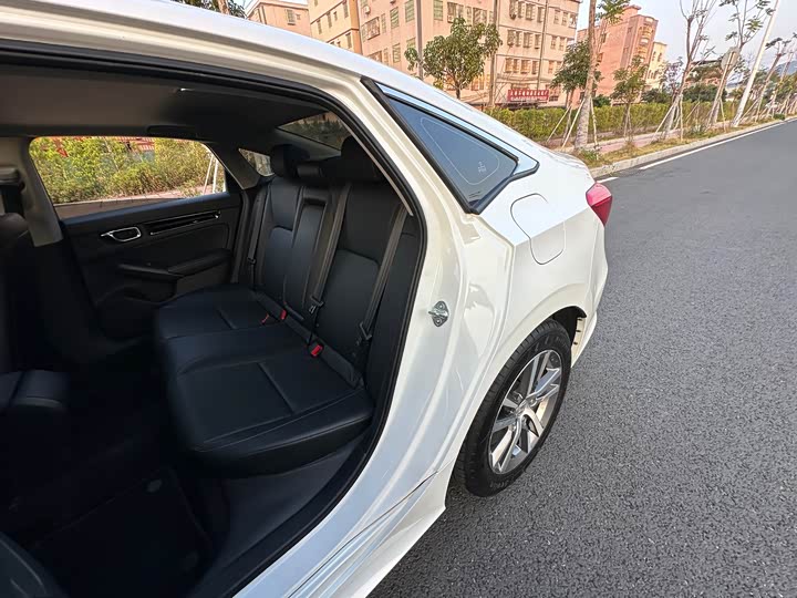 Фото 9 - Honda Civic