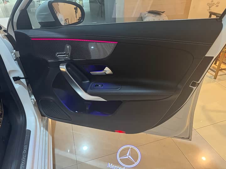 Фото 11 - Mercedes-Benz A-Class