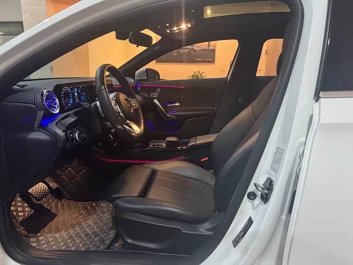 Фото 4 - Mercedes-Benz A-Class