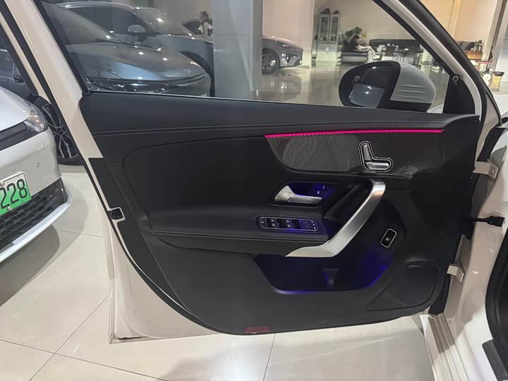 Фото 7 - Mercedes-Benz A-Class