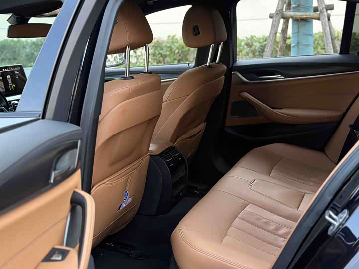 Фото 6 - BMW 5 Series