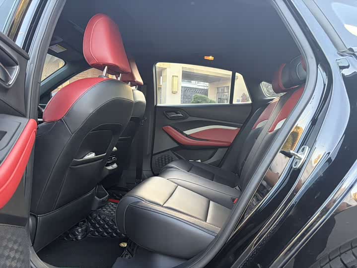 Фото 11 - MG Motor 5