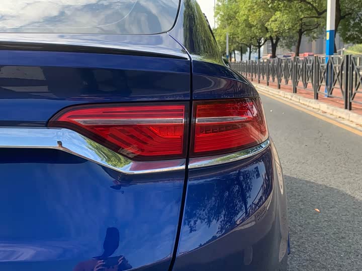 Фото 10 - Geely Tugella