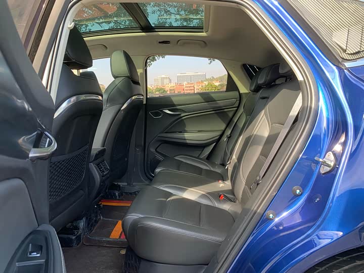 Фото 15 - Geely Tugella