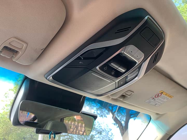 Фото 23 - Geely Tugella