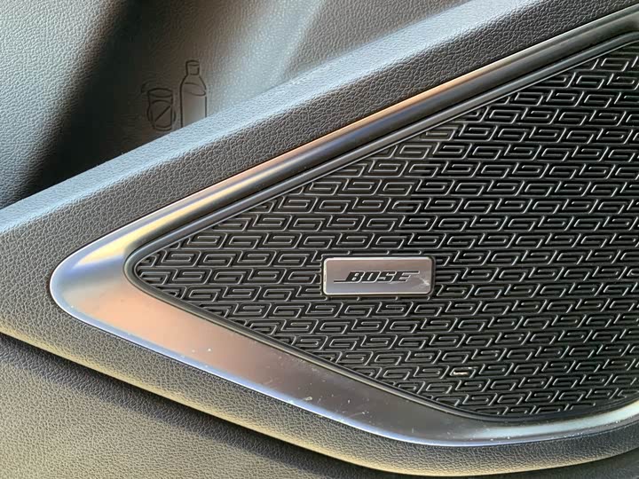 Фото 26 - Geely Tugella