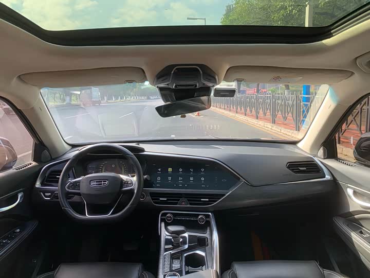 Фото 33 - Geely Tugella