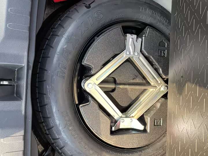 Фото 14 - Toyota RAV4