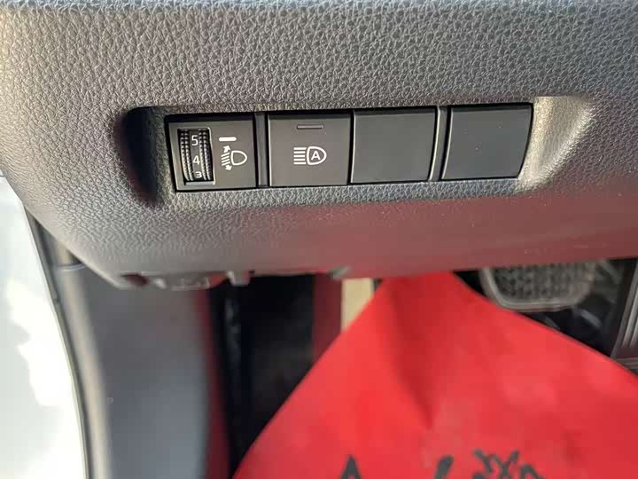 Фото 19 - Toyota RAV4