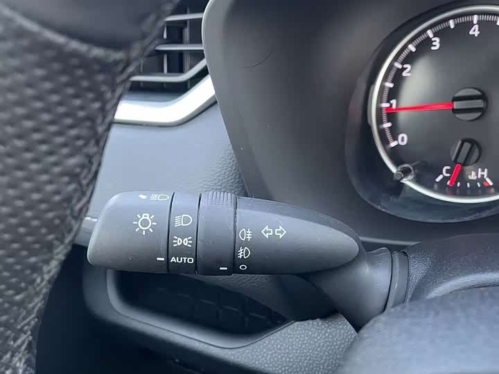 Фото 20 - Toyota RAV4