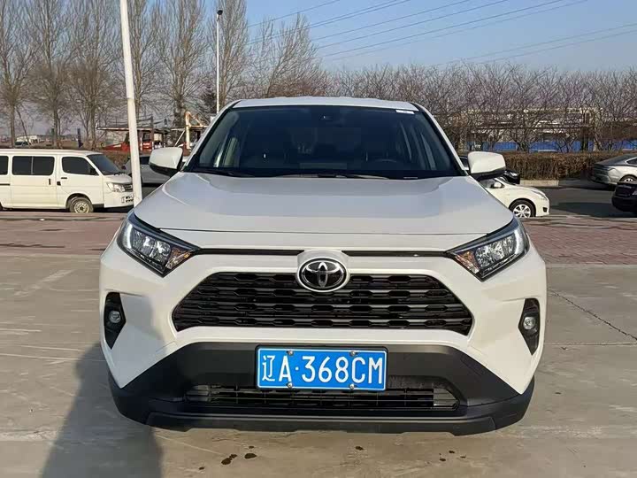 Фото 3 - Toyota RAV4