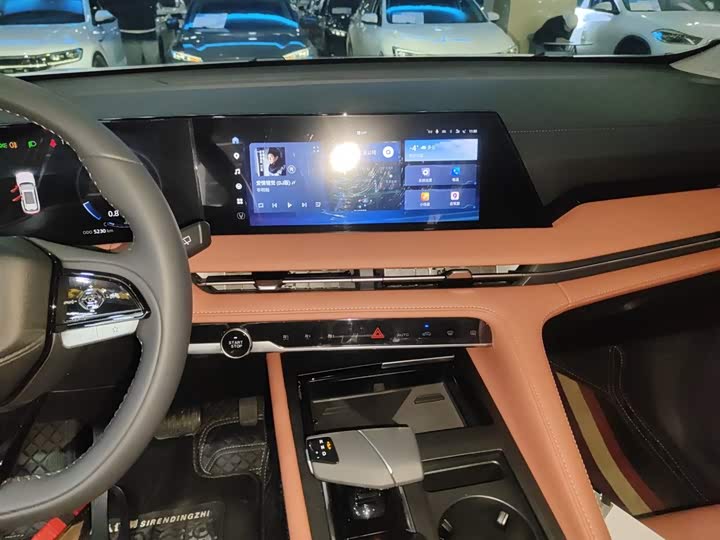 Фото 13 - Changan CS75 Plus