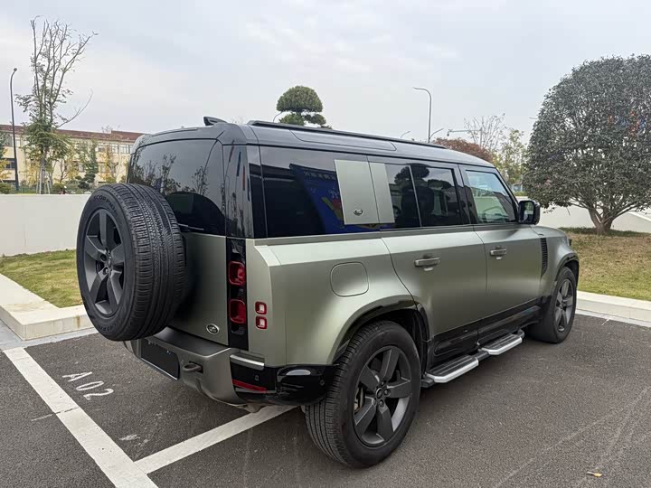 Фото 9 - Land Rover Defender