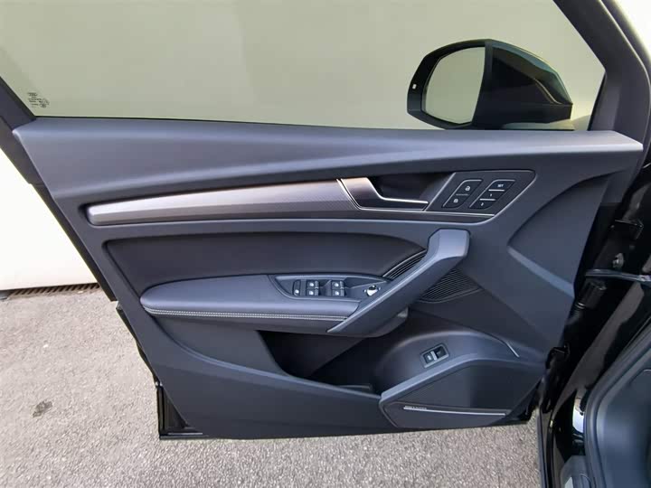 Фото 12 - Audi Q5L