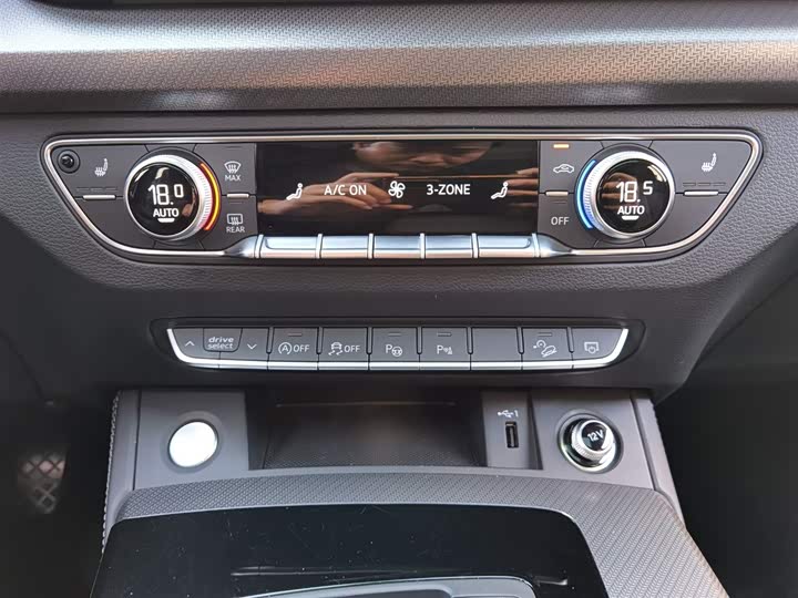 Фото 19 - Audi Q5L