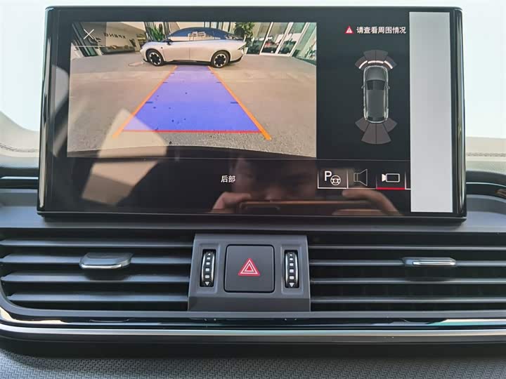 Фото 20 - Audi Q5L