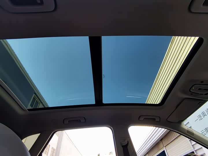 Фото 27 - Audi Q5L