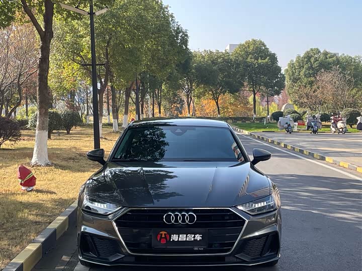 Фото 2 - Audi A7