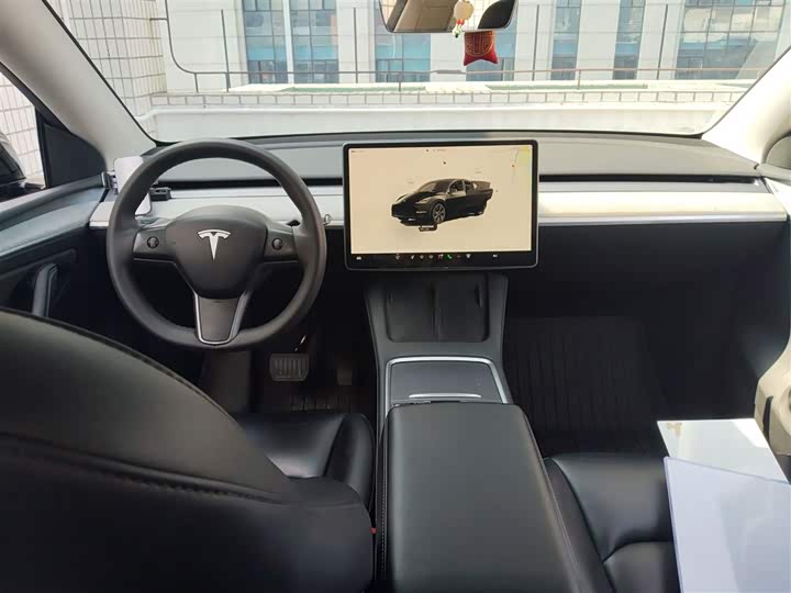 Фото 10 - Tesla Model Y