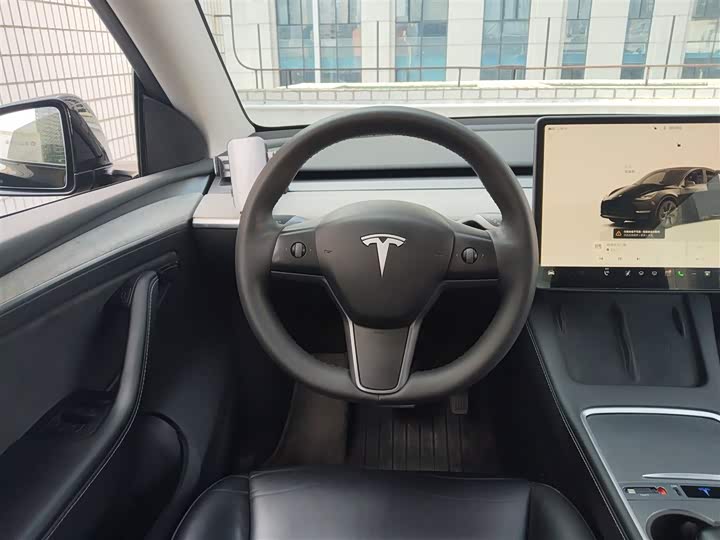 Фото 11 - Tesla Model Y