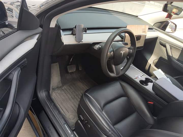 Фото 16 - Tesla Model Y