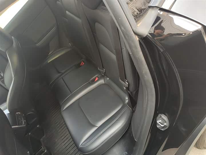 Фото 17 - Tesla Model Y