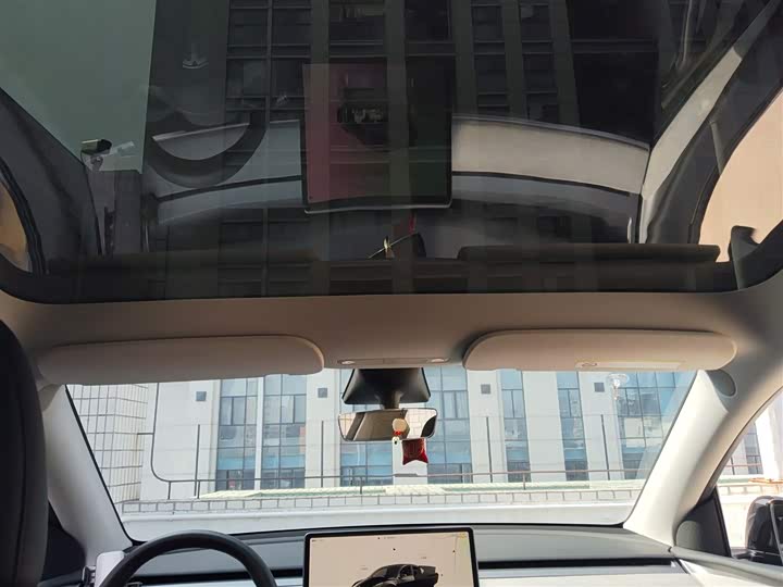 Фото 18 - Tesla Model Y