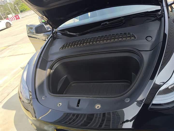 Фото 20 - Tesla Model Y