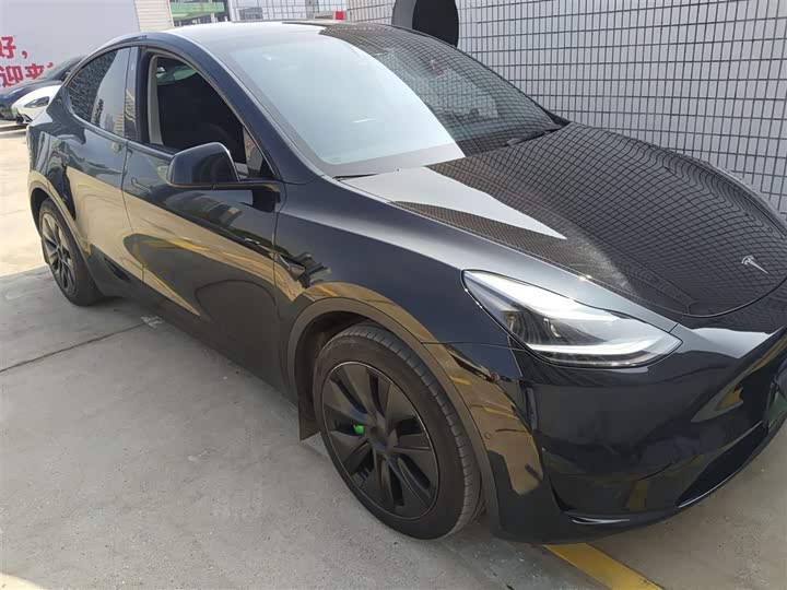 Фото 4 - Tesla Model Y