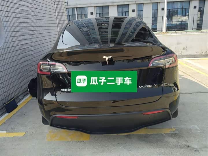 Фото 6 - Tesla Model Y