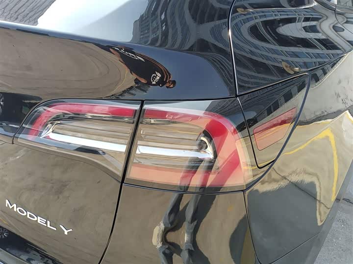 Фото 8 - Tesla Model Y