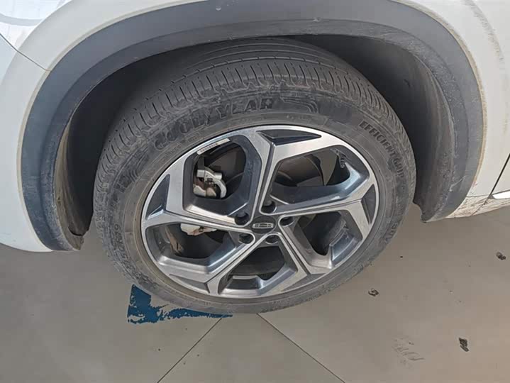 Фото 6 - Geely Monjaro